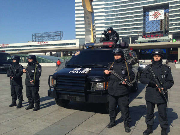 現(xiàn)在沈陽北站警務巡邏，裝備的更新給百姓帶來更大的安全感