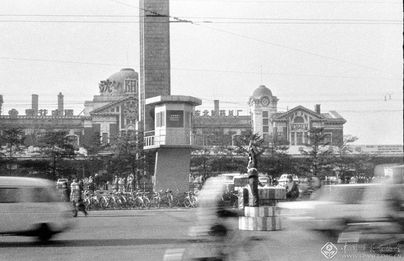 1988年，沈陽火車站前