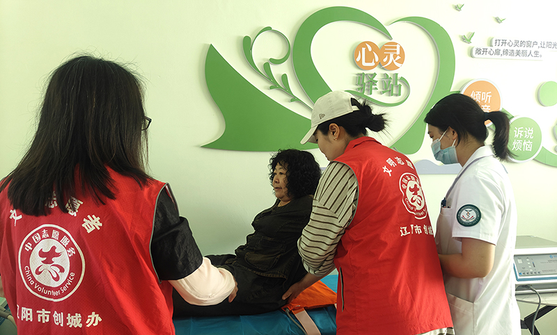 1專業(yè)社工為群眾服務(wù)