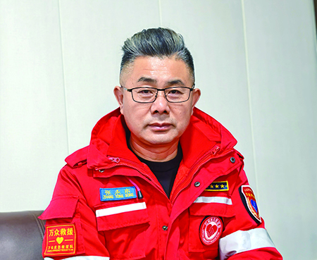 張永東  大連市西崗區(qū)萬眾應(yīng)急救援中心隊(duì)長2